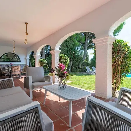 Tres Almendros Villa