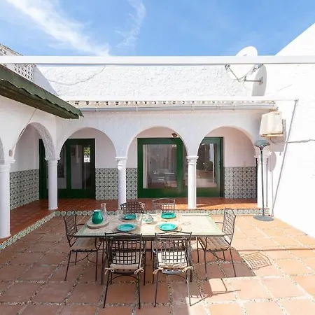 Tres Almendros Villa